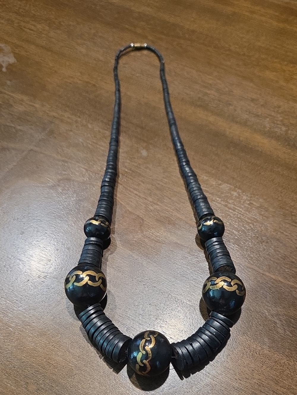 VINTAGE CHUNKY BEAD NECKLACE
